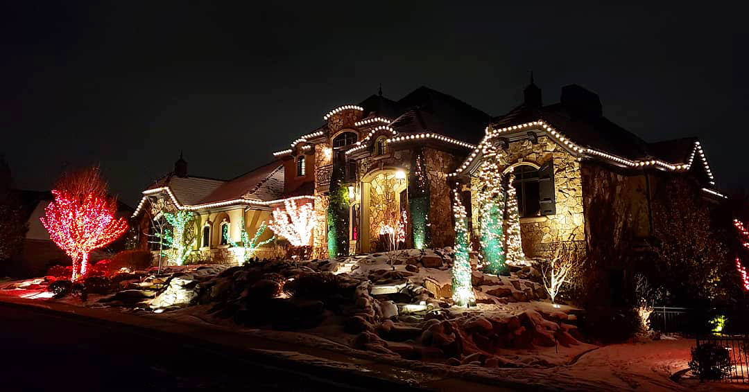How to Schedule Outdoor Lights With an App