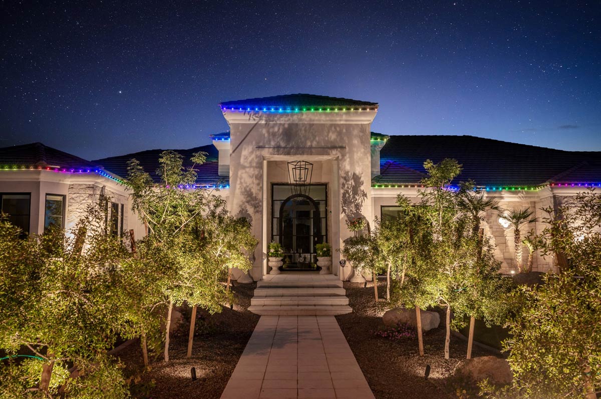 Residential facade lighting for a home